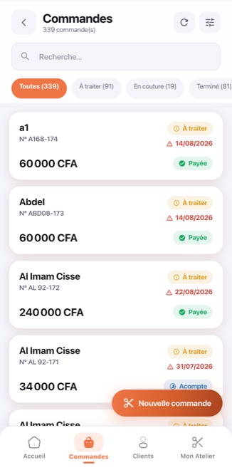 Application mobile SmartCouture : la liste des commandes filtrée par statut, avec pour chaque commande le client, le numéro, la date de livraison, le montant et la mention payée ou acompte.